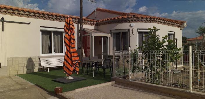 La Maison Du Bonheur Сан-Лорон-дьо-ла-Салонк Екстериор снимка